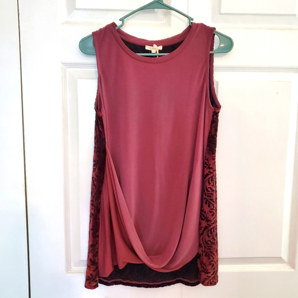 Mystree Tank with crushed velvet back accent NWT Size Small